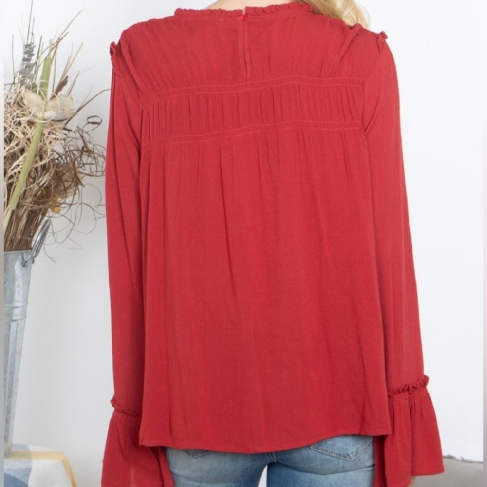 NWT Easel Bell Sleeve Ruffle Blouse - Picture 4 of 7